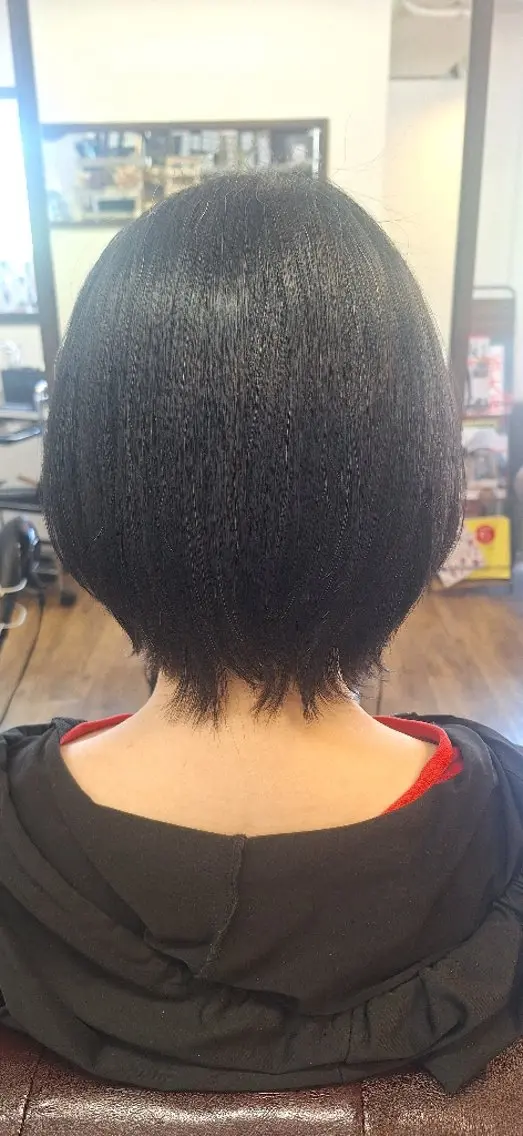 ショート ボブ ウルフカット ウルフボブ 赤塚 沙弥香のヘアスタイル