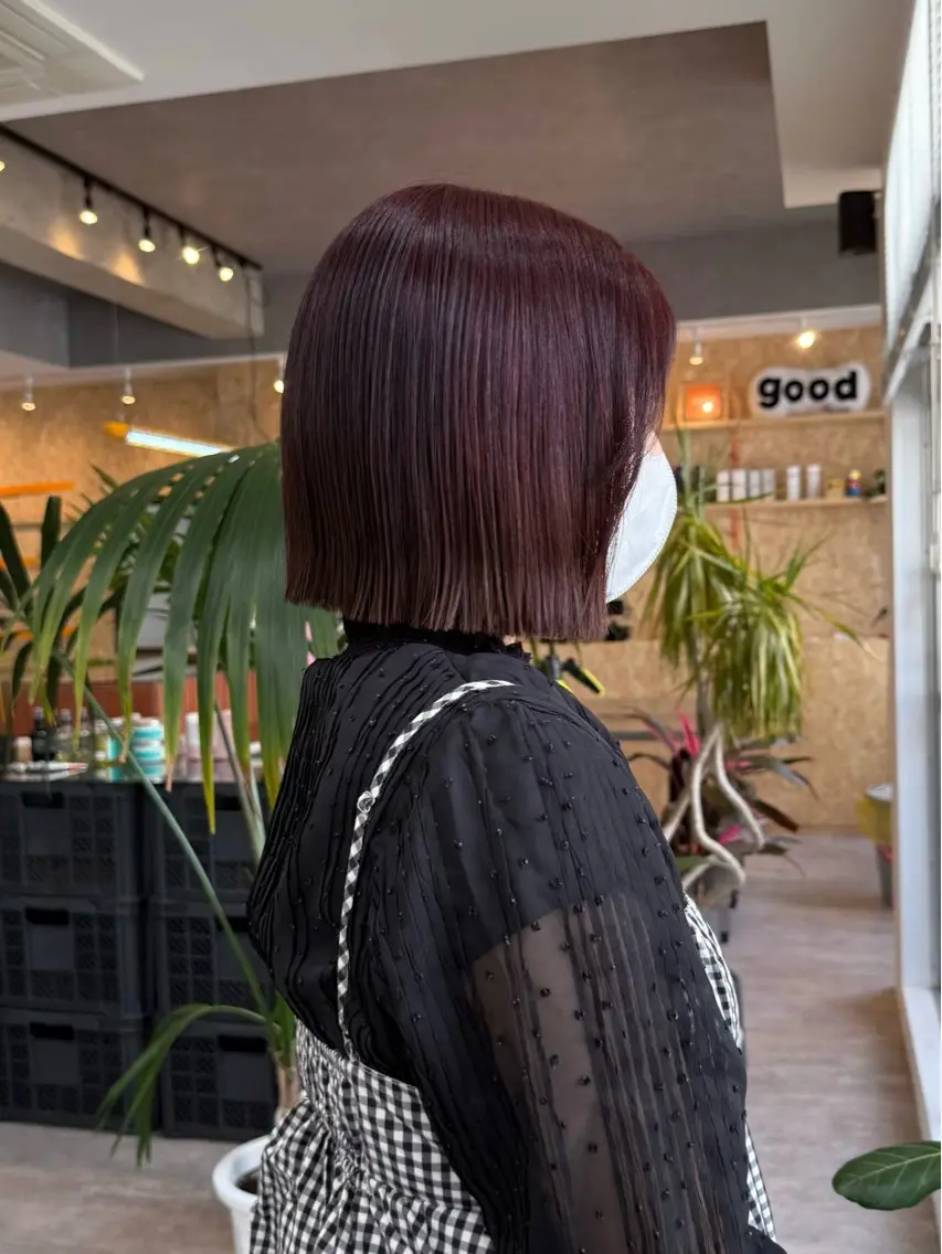 ショート カラー ブリーチ ボルドーカラー ダブルカラー ブリーチなしカラー ボブ ヘアカラー azumi/ボブ/暖 色/オリーブ/縮毛のヘアスタイル