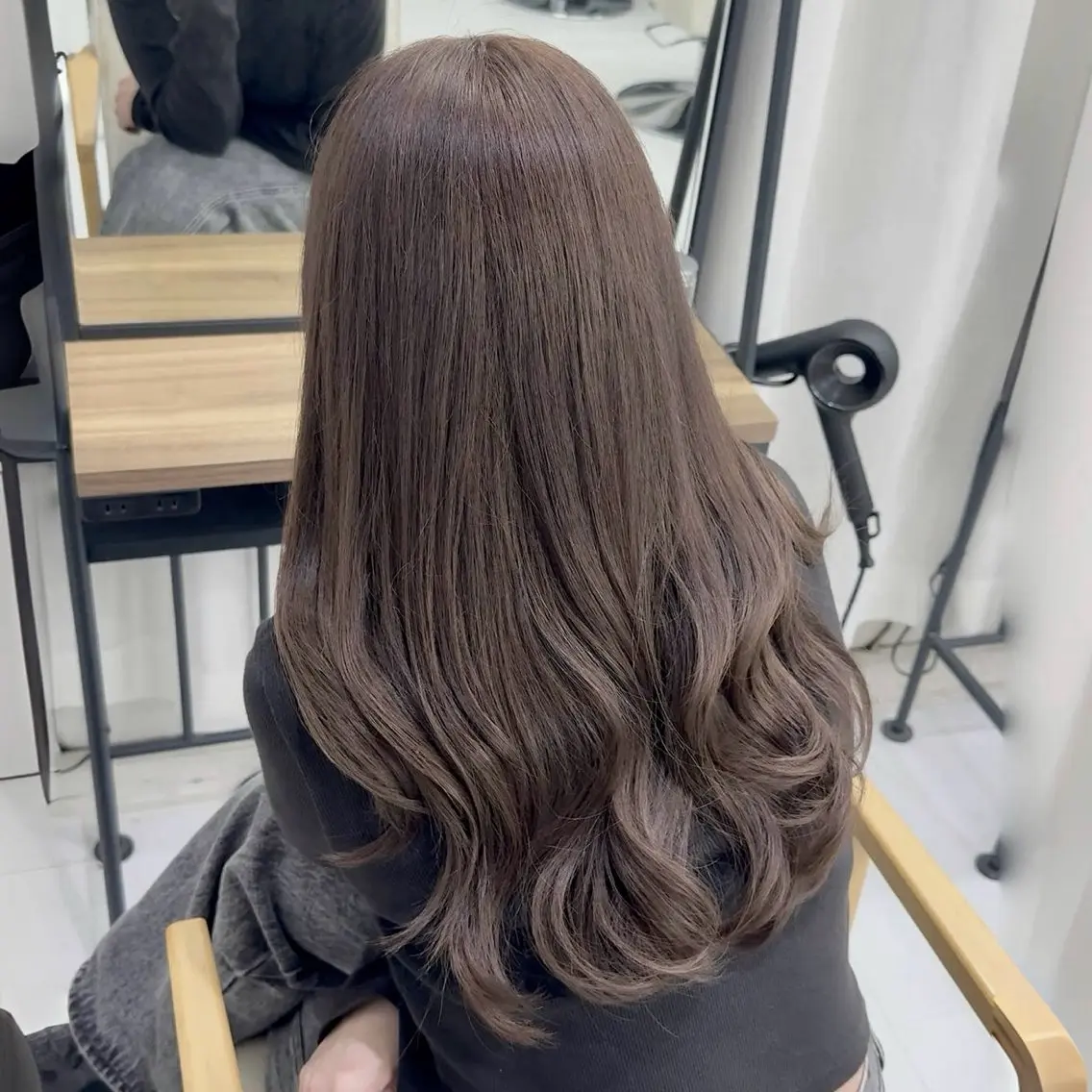 ロング ヘアカラー 寒色カラー🫧/ 縮毛矯正 ミハネ︎︎のヘアスタイル