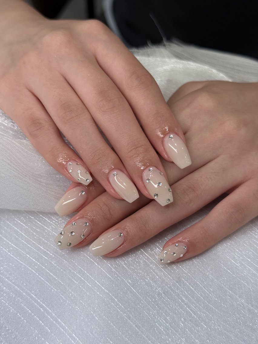 ネイル オーロラネイル ブルー チークネイル フレンチネイル グラデーション HANA NAILSのネイルデザイン