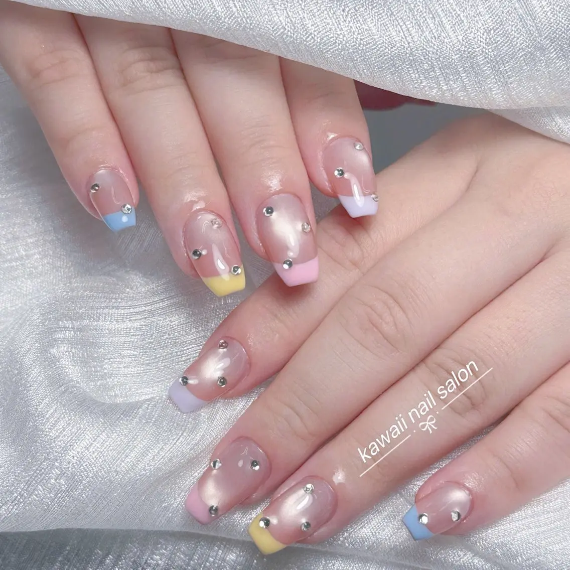 ネイル ドット フレンチネイル 韓国ネイル マグネットネイル オフィスネイル Kawaii Nail Salonのネイルデザイン