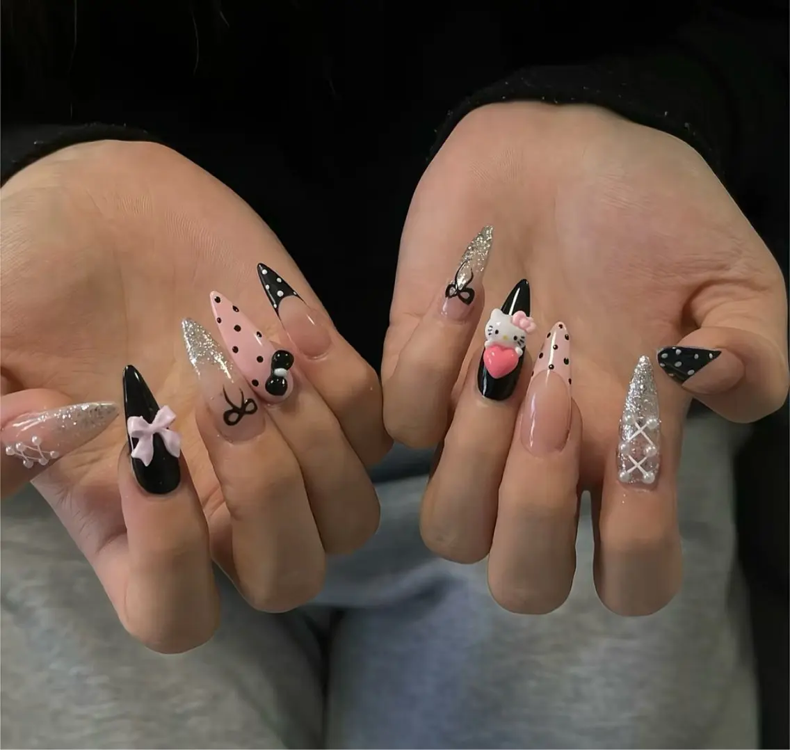 ネイル アートネイル フレンチネイル ジェルネイル 氷ネイル・うるうるネイル キラキラネイル ハンドネイル Julie NailSalonのネイルデザイン
