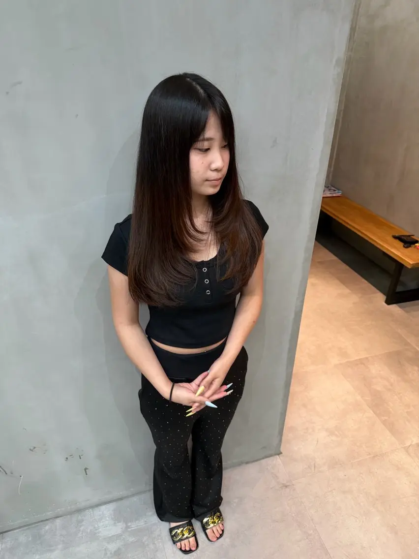 ロング くびれヘア レイヤーカット 昼田 陸のヘアスタイル