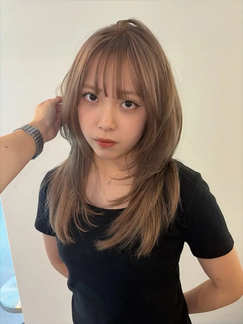セミロング カラー ブリーチ ヘアカラー 綺星 ハイトーン/デザインのヘアスタイル