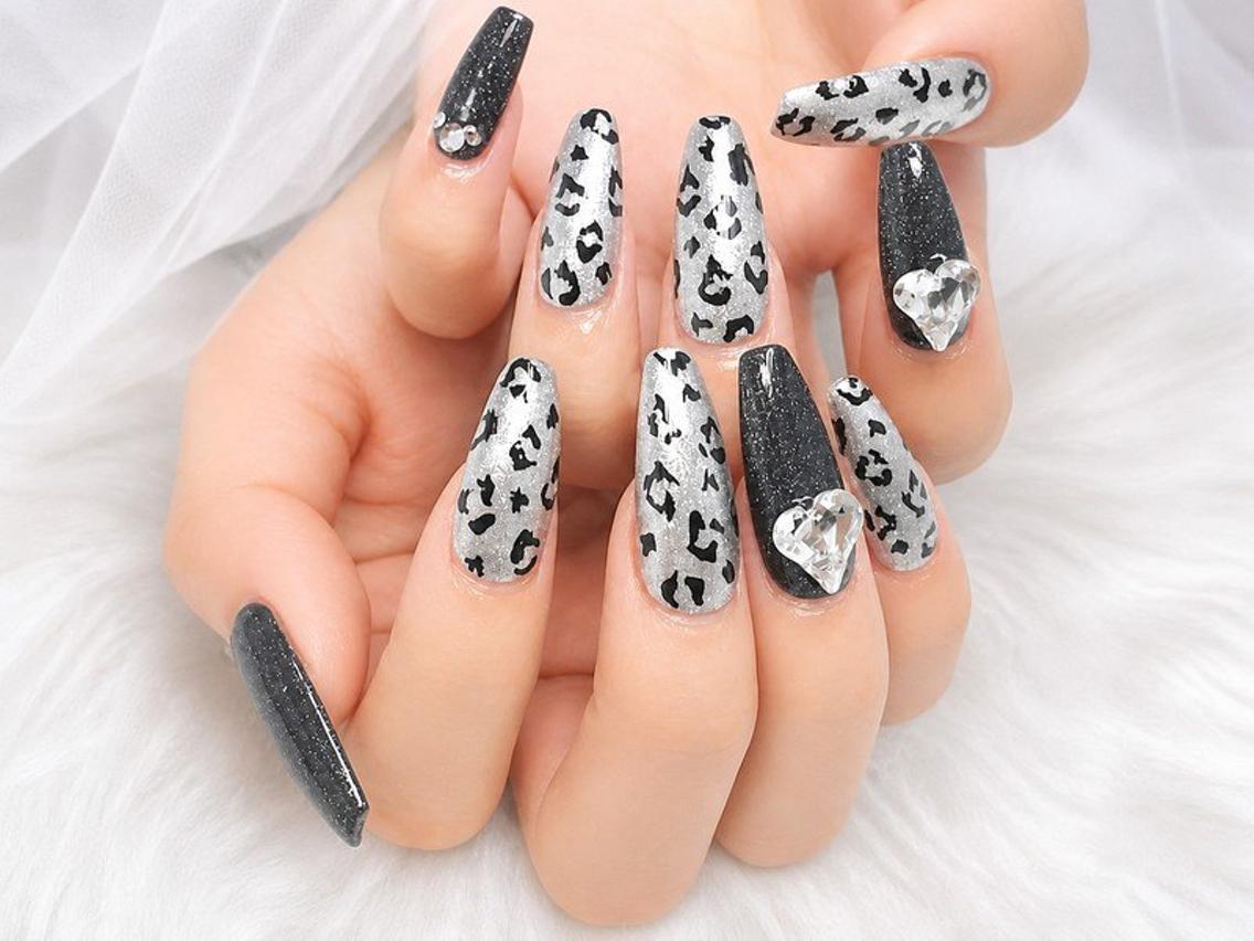 ネイル アニマル柄 ハンドネイル Lili Nail Studio西荻窪店のネイルデザイン