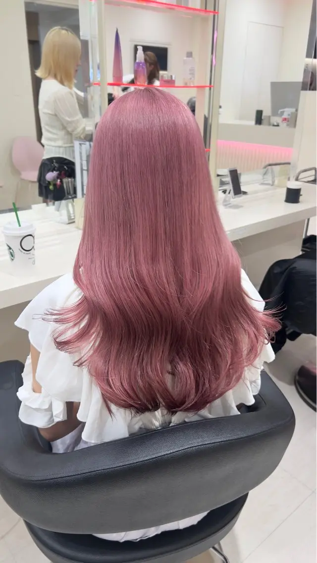 ロング カラー ヘアアレンジ ヘアカラー 韓国レイヤー&ピンク 艶髪🩶maikoのヘアスタイル