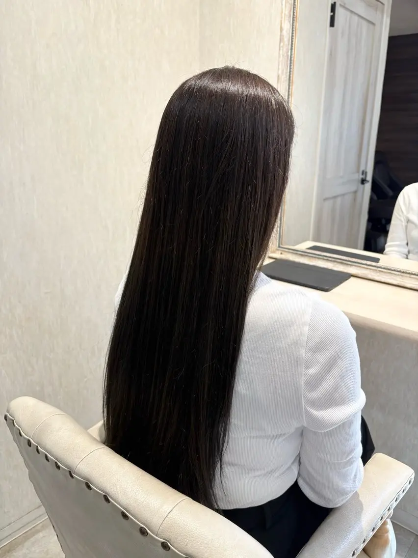ロング カラー アッシュ アッシュブラウン ブリーチ ブラウンカラー ブリーチなしカラー ヘアカラー saya (サヤ)のヘアスタイル
