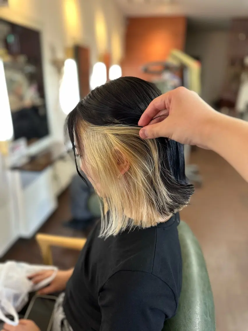 ミディアム カラー 抜きっぱなしブロンド ブロンド インナーカラー ヘアカラー 💜推しインナー カラー/菊池柊真💜のヘアスタイル