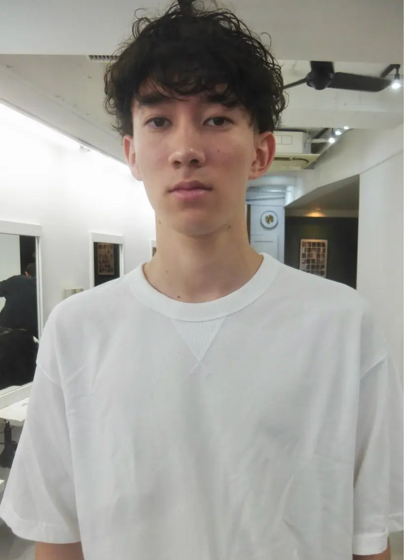 ミディアム パーマ メンズ グランジヘア 無造作ヘアHYUGAのヘアスタイル
