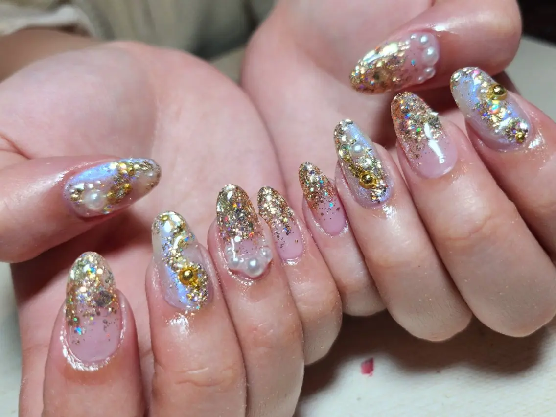 ネイル ホワイト 💜bora .のネイルデザイン