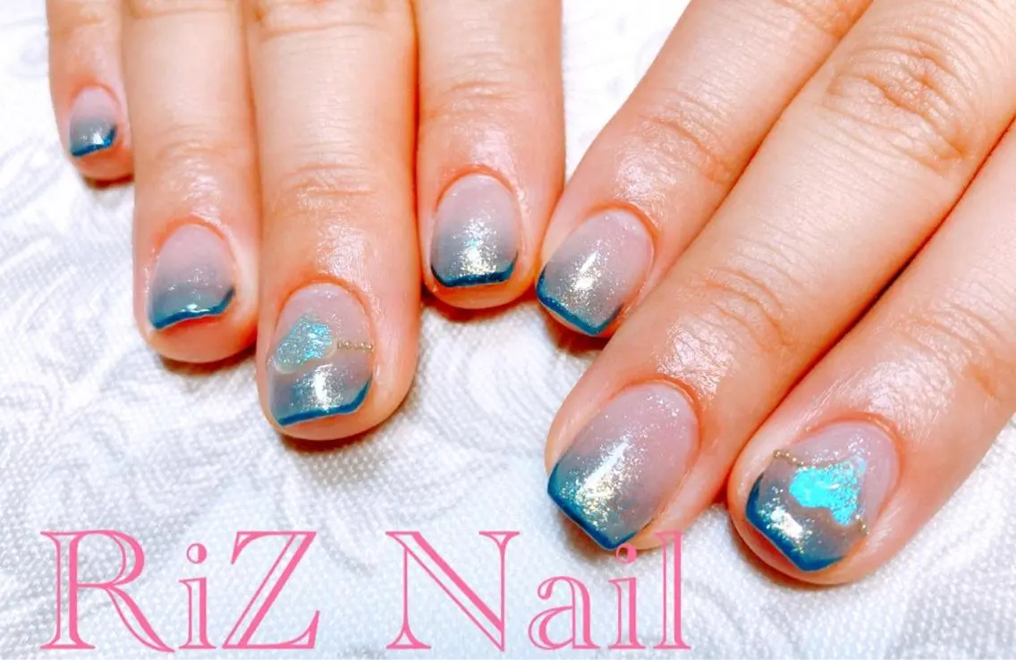 ネイル ブルー キラキラネイル RiZ nail salonのネイルデザイン