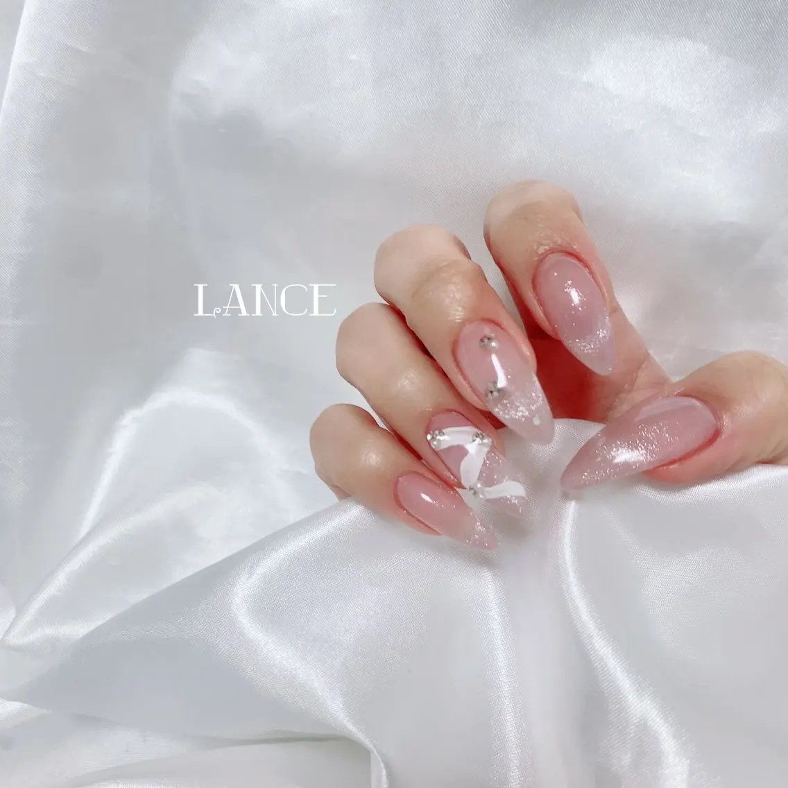 ネイル オーロラネイル フレンチネイル キラキラネイル ニュアンスネイル ピンク ハンドネイル Lance nailのネイルデザイン