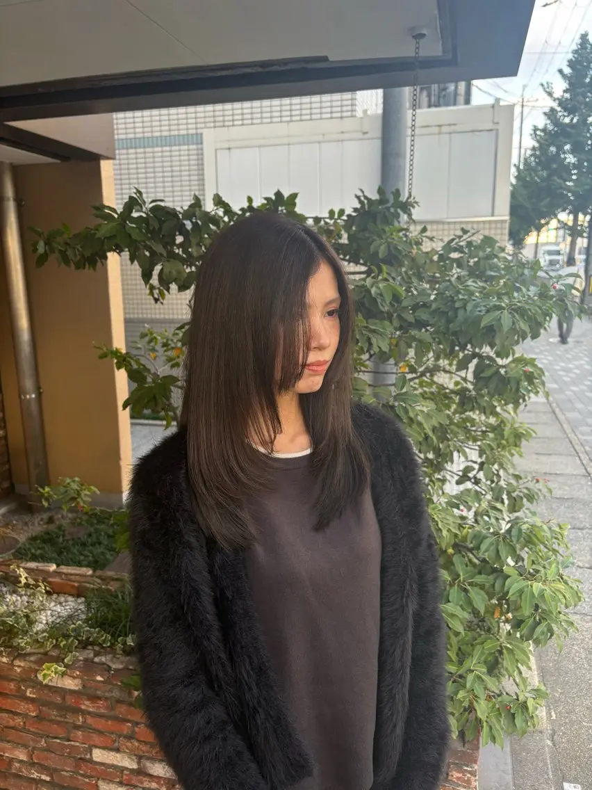ミディアム カット ヘアカラー トリートメント ショート 顔周りレイヤー/マオのヘアスタイル