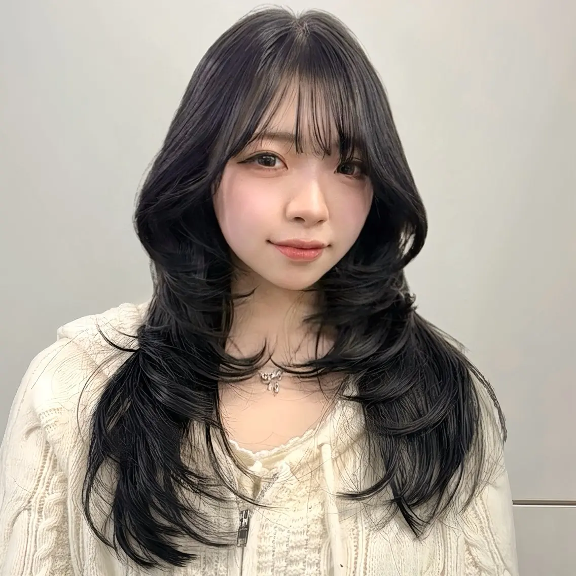 セミロング カラー カット ヘアカラー トリートメント 新宿/レイヤーカット 髪質改善/小顔見せのヘアスタイル