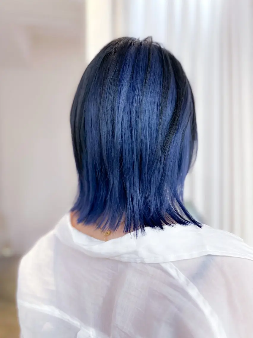 ミディアム カラー 黒髪 ブルーカラー ヘアカラー BOX mico.のヘアスタイル