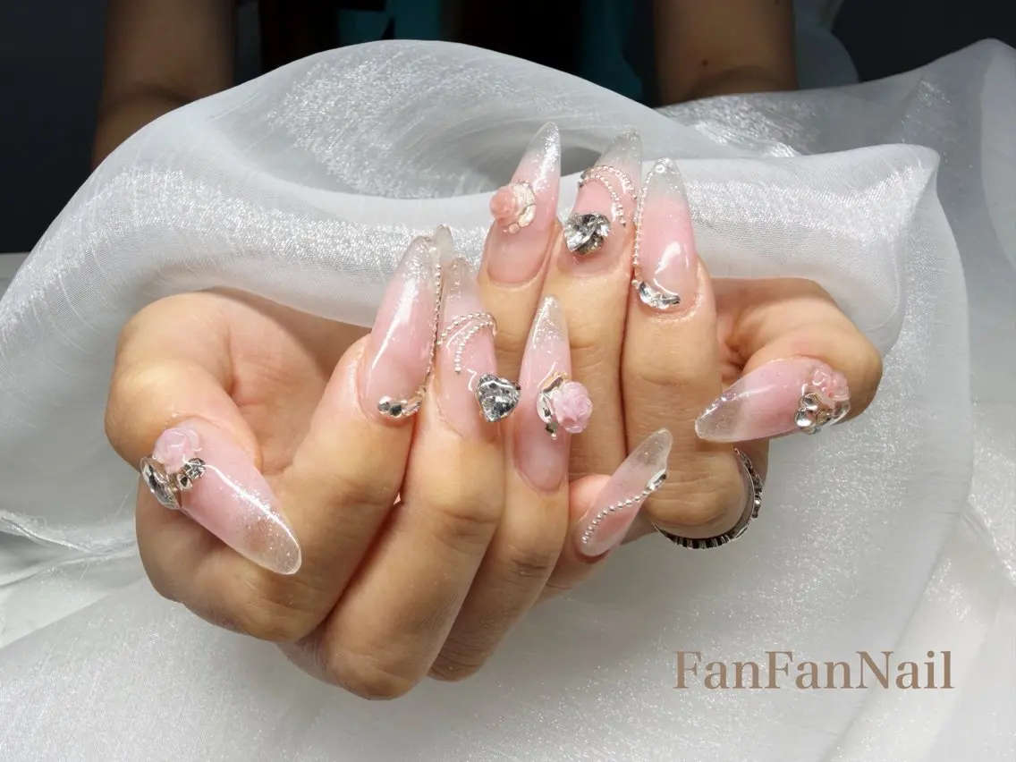 ネイル FanFan 長さ出し専門のネイルデザイン