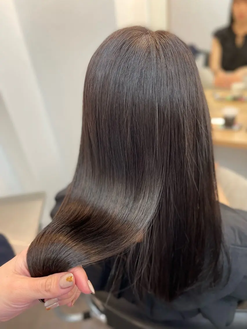 セミロング カラー カット ヘアカラー トリートメント WISTERIA P LUS1 ikumiのヘアスタイル