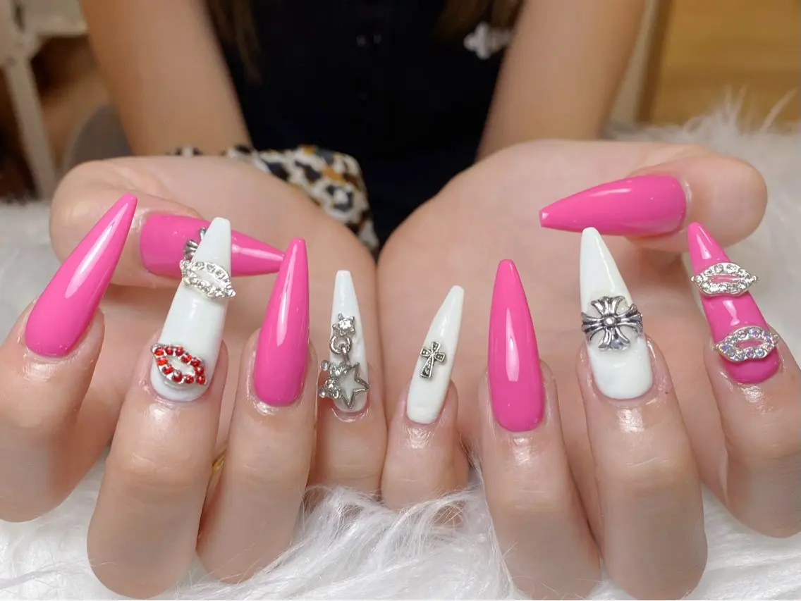 ネイル フラッシュネイル フレンチネイル ガラスフレンチ キラキラネイル 韓国ネイル ハンドネイル Rei _Nail 新宿のネイルデザイン