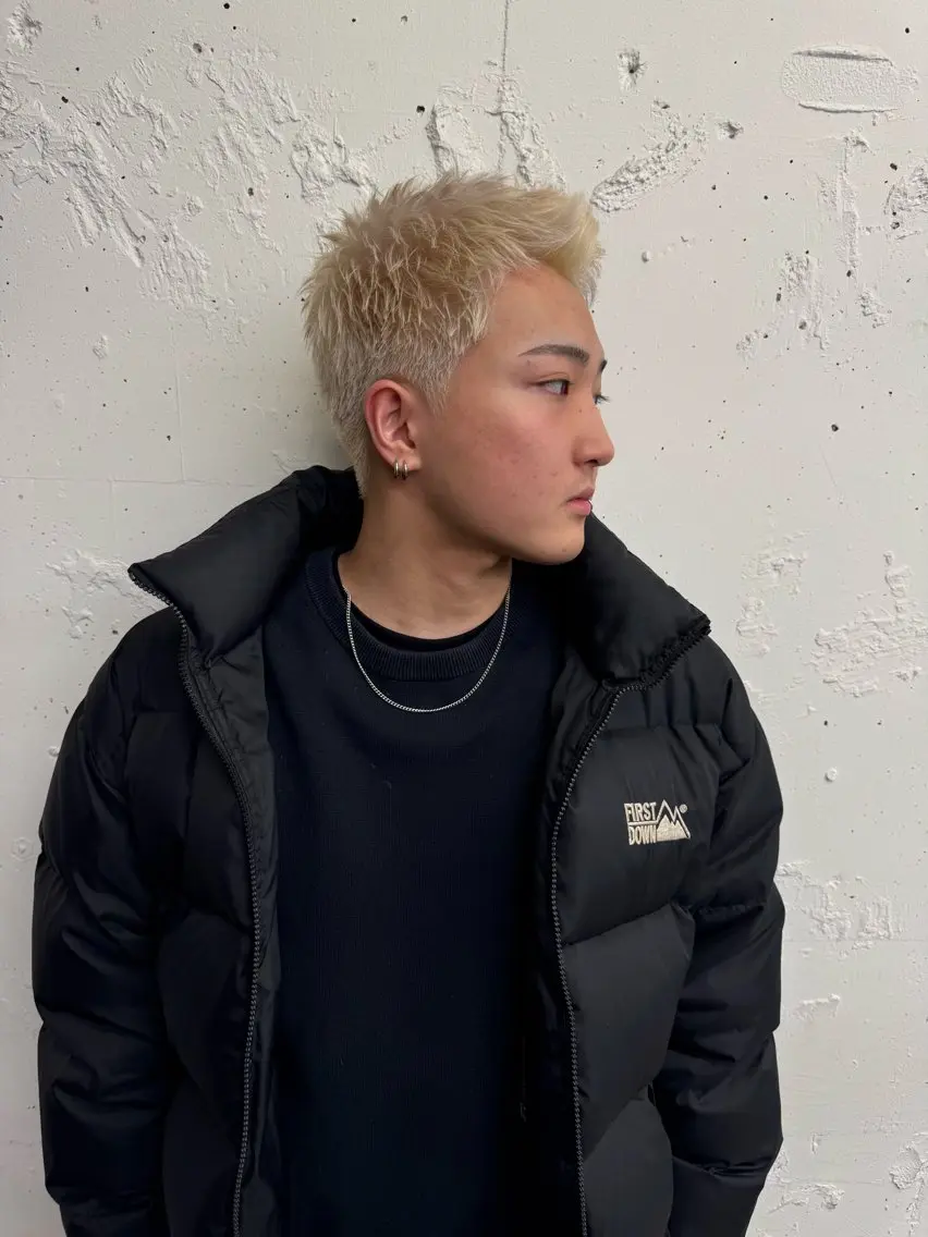 ショート カラー メンズ メンズブリーチ フェードカット メンズショート スキンフェード スパイキーショート カット ヘアカラー トリートメント 💈メンズ特化💈 TASUKUのヘアスタイル