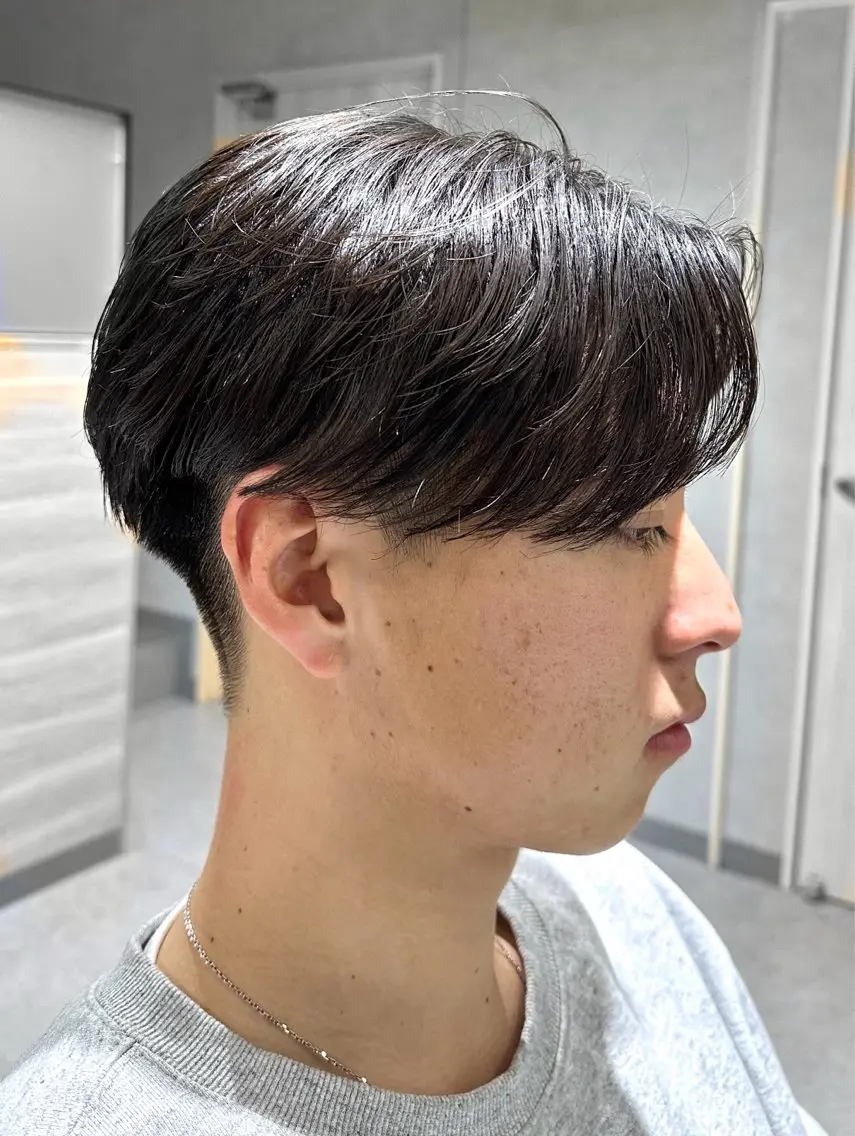 パーマ メンズ センターパート ダウンパーマ カルマパーマ マッシュ メンズパーマ 野村 俊太のヘアスタイル