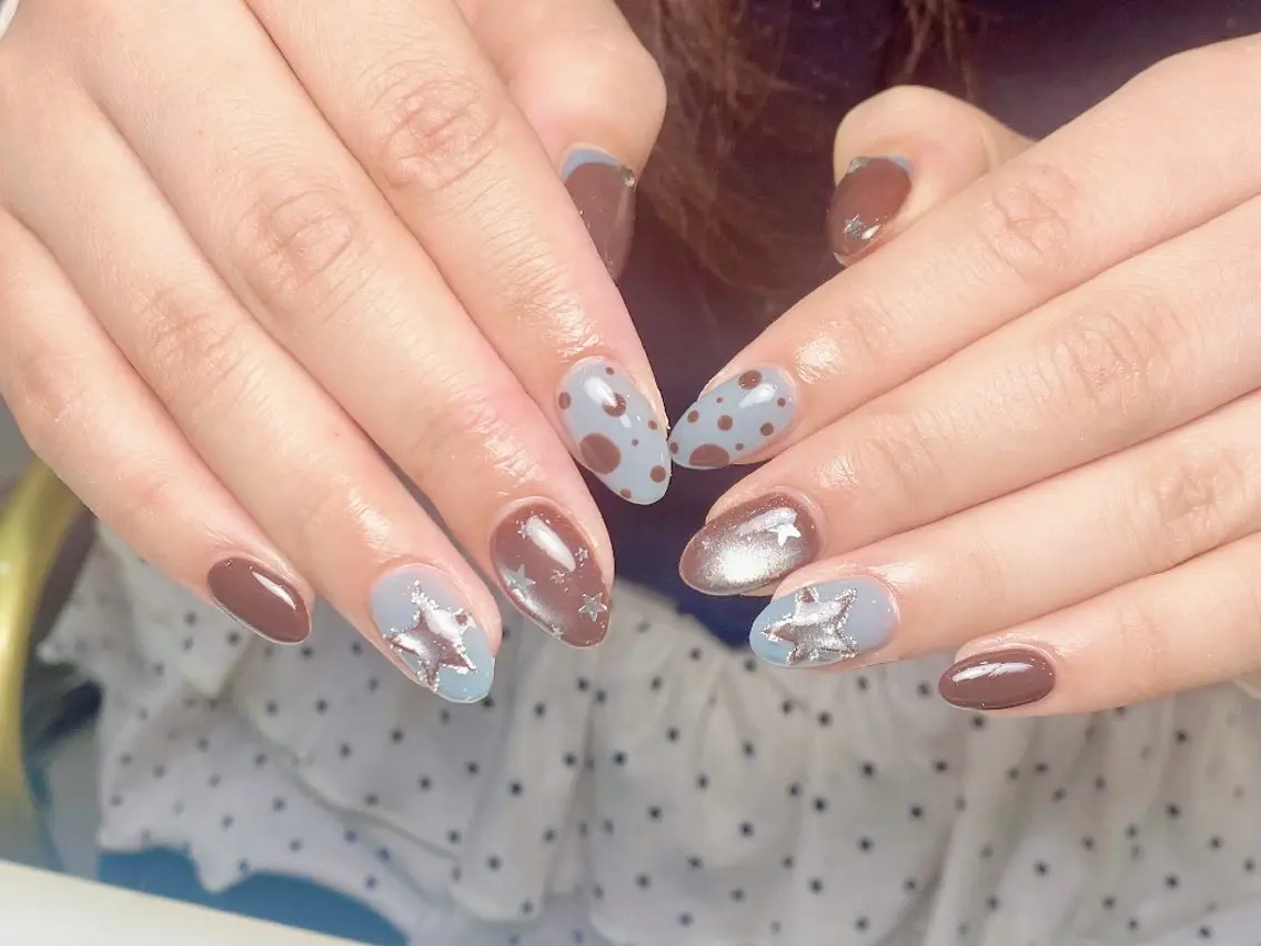 ネイル チークネイル フレンチネイル ジェルネイル ガーリー キラキラネイル ハンドネイル UM Nail Salonのネイルデザイン