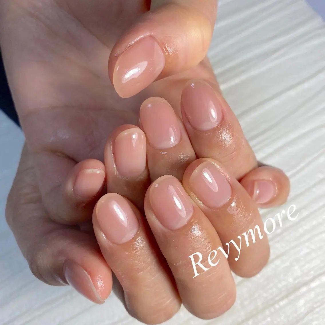 ミディアム ネイル クリアネイル ジェルネイル ニュアンスネイル オフィスネイル ピンク nail salon Revymoreのネイルデザイン
