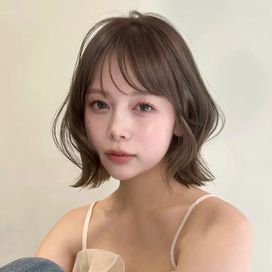 ショート カラー カット ヘアカラー ぱつっとボブ/透明感 カラー/ayakaのヘアスタイル