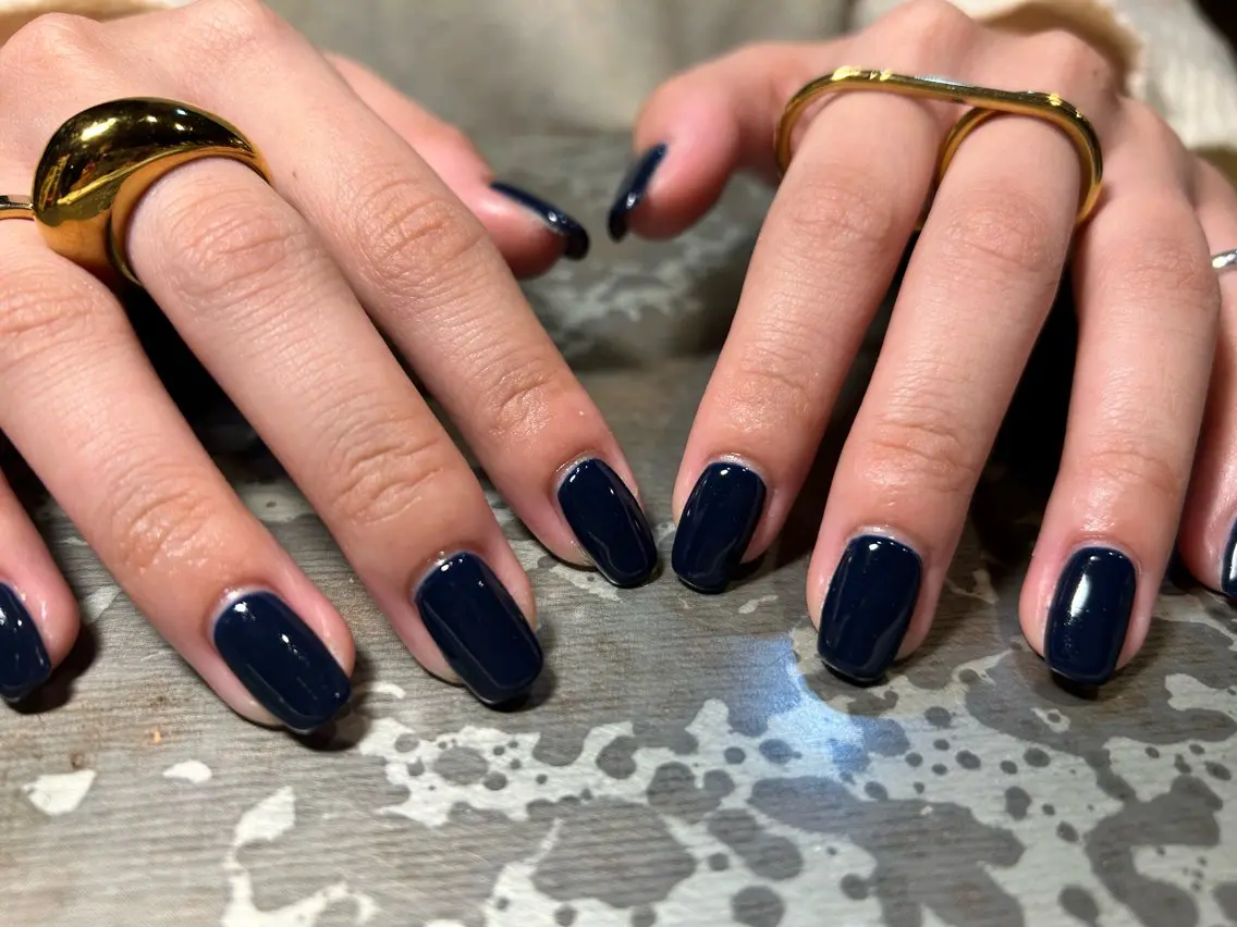 ネイル ゴールド ゴージャス ネイビー ワンカラーネイル シンプルネイル ハンドネイル ハンドケア ＊ misa ＊のネイルデザイン