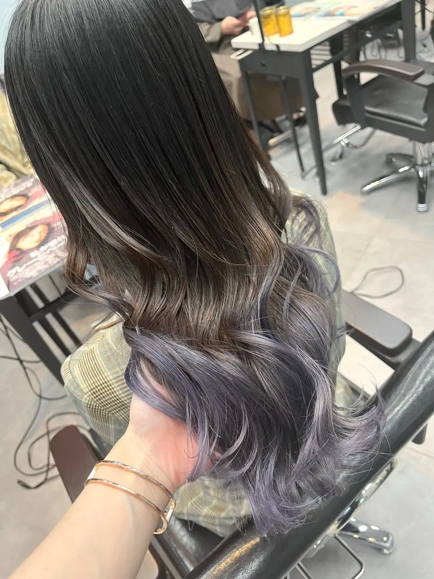 ロング カラー グラデーションカラー ラベンダーカラー ラベンダーグレー カット ヘアカラー 🎀♥️推しカラー tomoka💜🍭のヘアスタイル