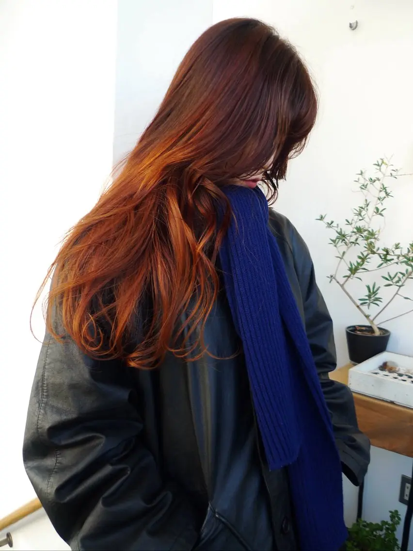 ロング カラー レイヤーカット ファッションに 溶け込むstyleのヘアスタイル