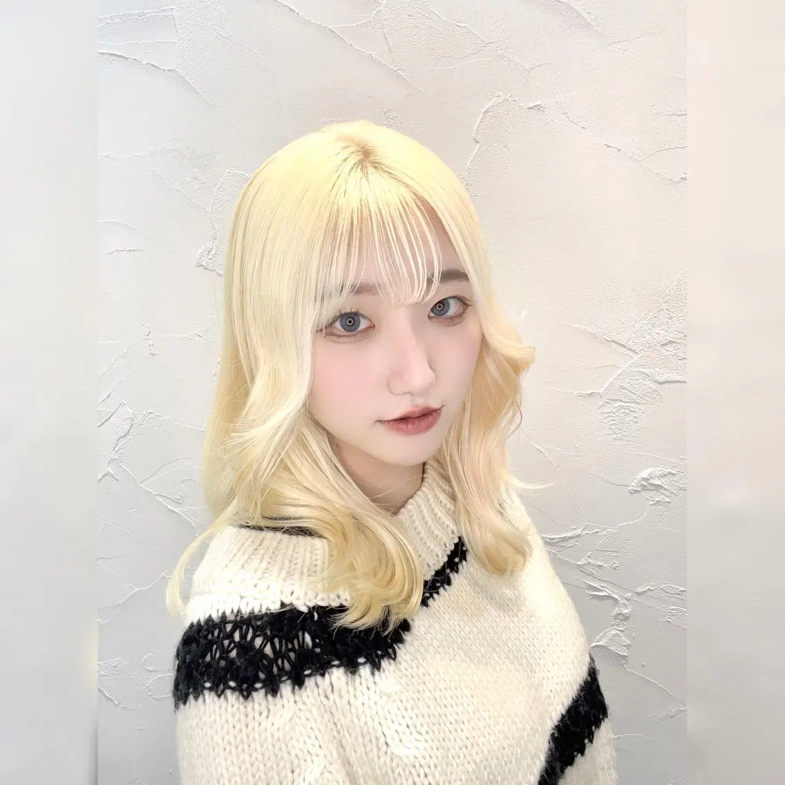 セミロング カラー 抜きっぱなしブロンド ブロンド ヘアカラー ♥️ルフ🐒 ミレイ♥️のヘアスタイル