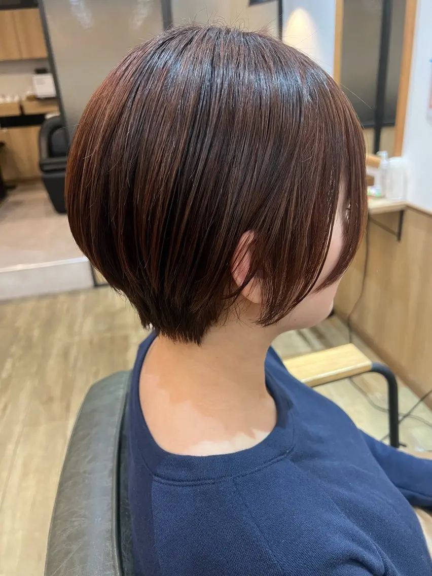 ショート カット ヘアカラー 高辻 日菜のヘアスタイル