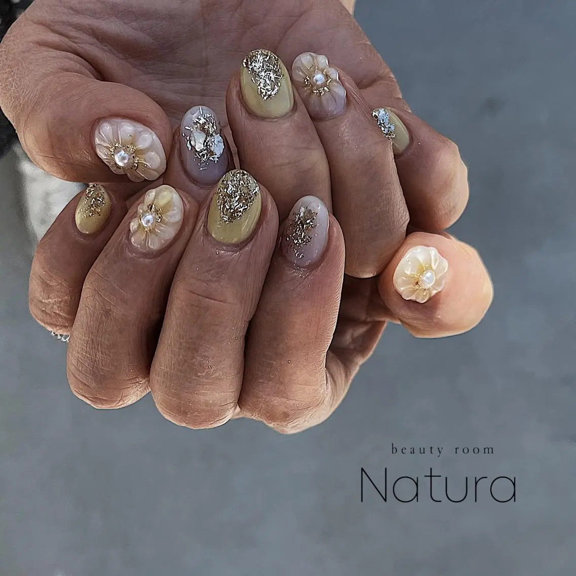 ネイル マツエク・マツパ アイブロウ ハンドネイル beautyroom Naturaのネイルデザイン