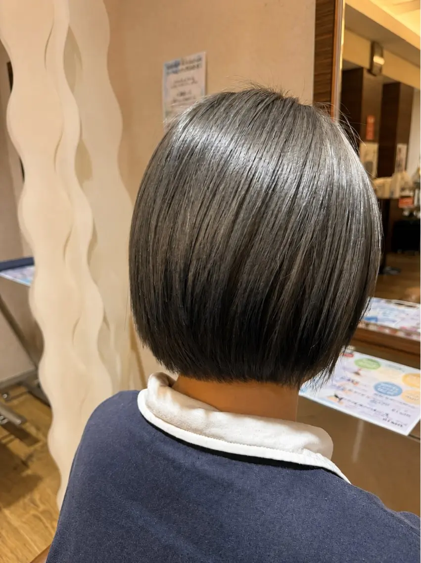 ショート 一岡 小幸のヘアスタイル