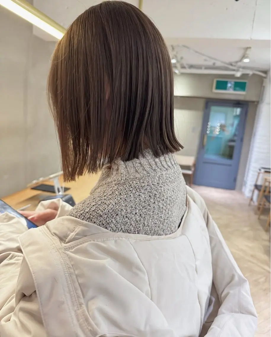 ミディアム ボブ 似合わせレイヤー ＆縮毛矯正のヘアスタイル