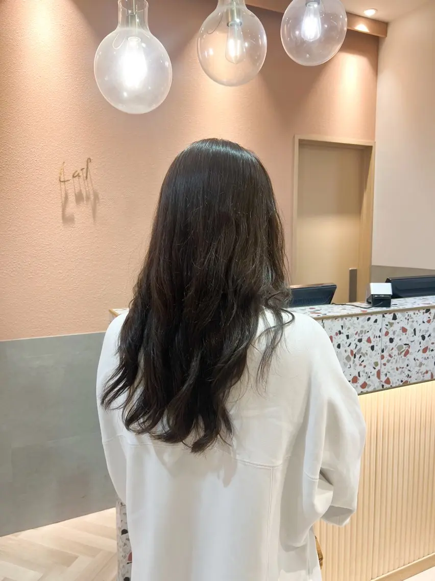 ロング カラー ベージュカラー 透明感カラー オリーブベージュ オリーブカラー ヘアカラー 艶カラー/透明感 /ヒグチアオイのヘアスタイル