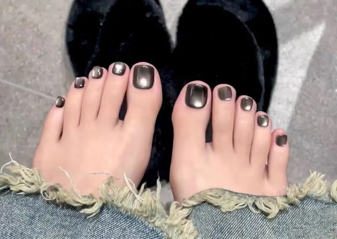 ネイル フットネイル H3 Nail Miniのネイルデザイン