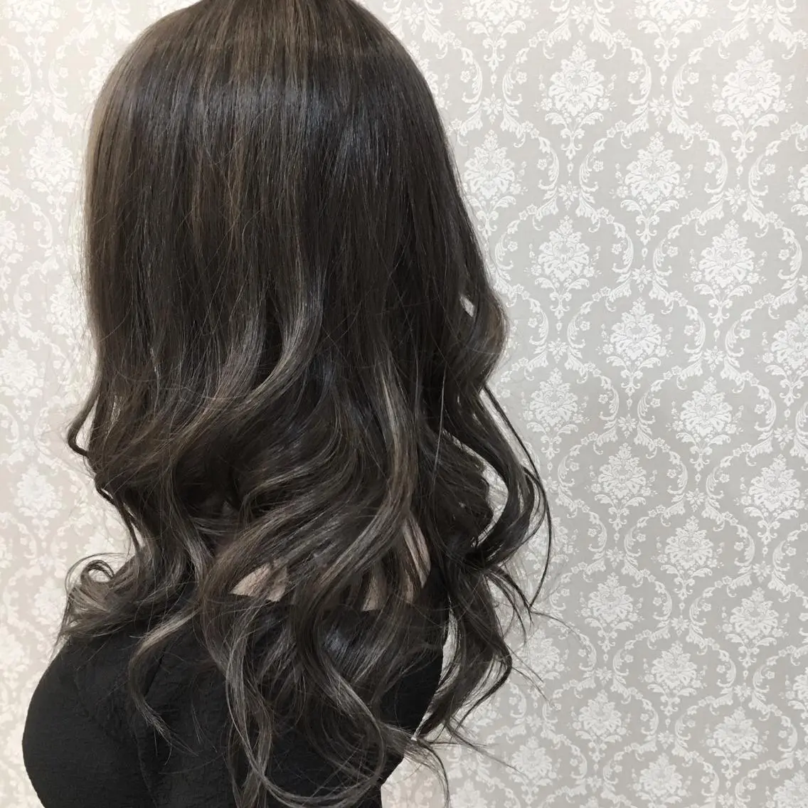 カラー ダークグレー ササキ トモシのヘアスタイル