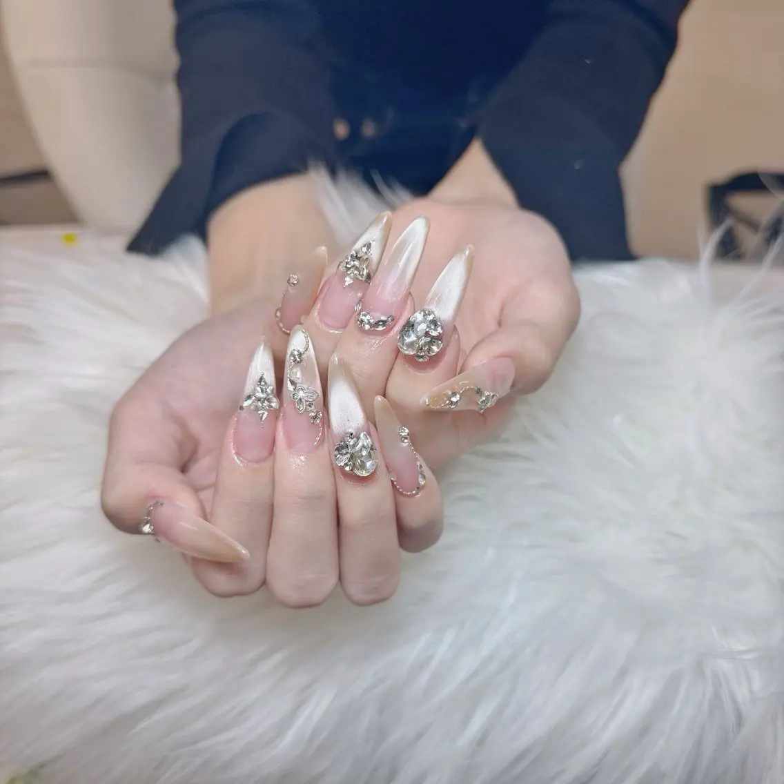 ネイル ハンドネイル ハンドケア Anh Nail 歌舞伎町のネイルデザイン