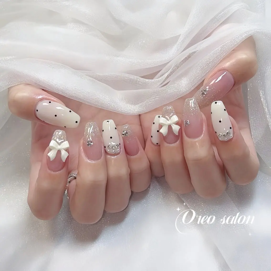 ネイル ドット ガーリー リボン ワンホンネイル oreo salon miyu 池袋のネイルデザイン