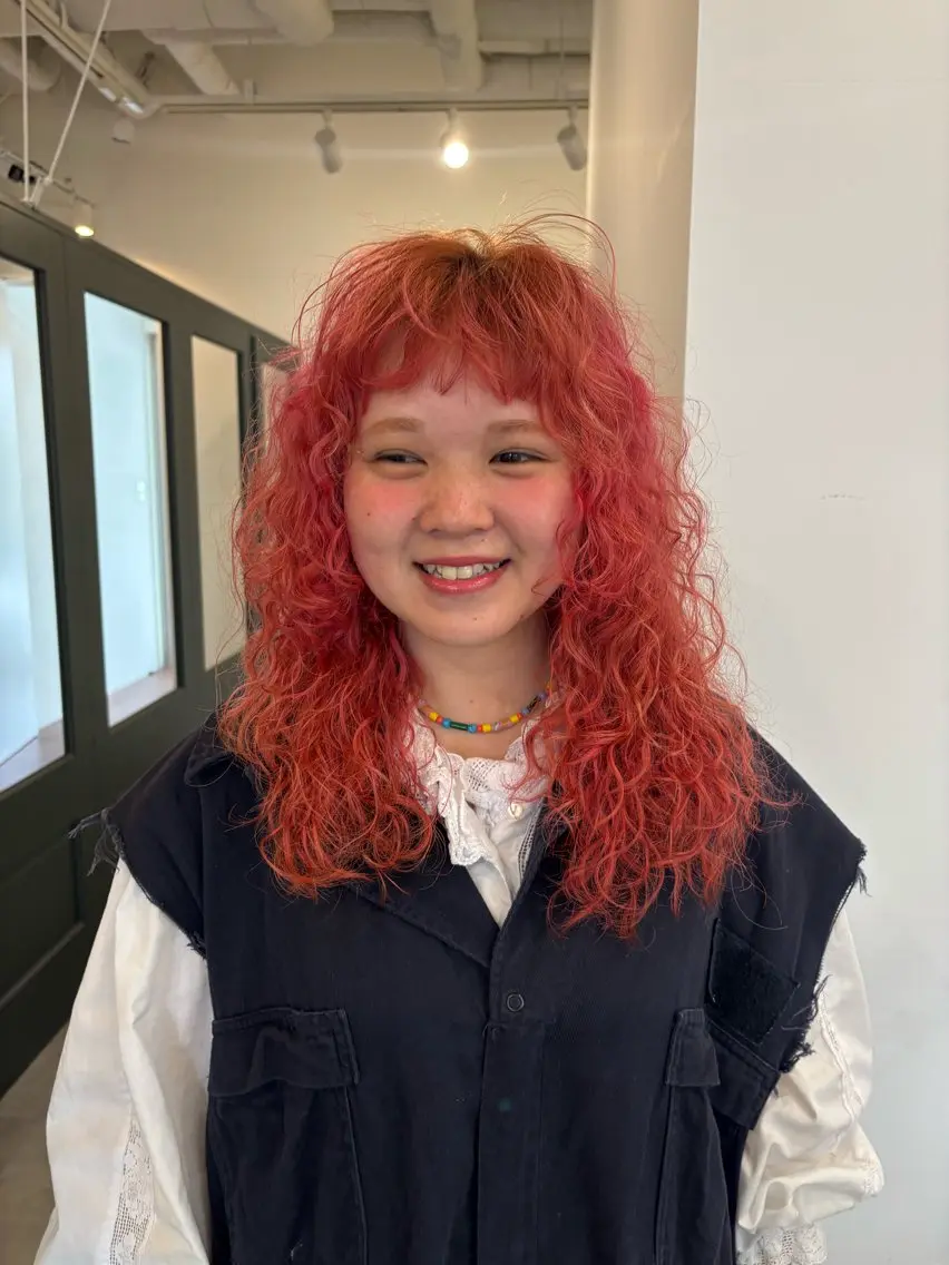 ミディアム カラー パーマ ミディアムパーマ ピンクカラー カット パーマ トリートメント ヘアセット ハードパーマ Rico💜のヘアスタイル