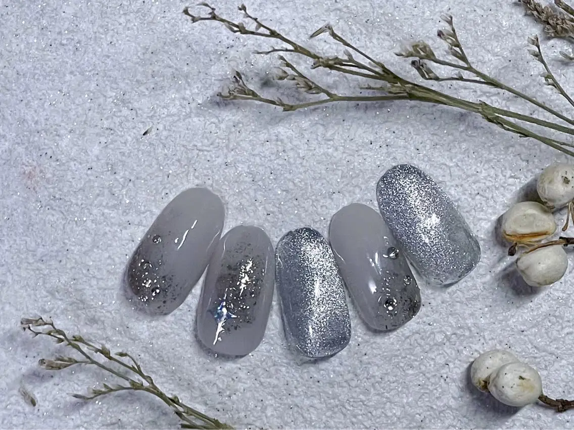 ネイル オーロラネイル フラワーネイル フットネイル フレンチネイル ジェルネイル ハンドネイル mogunail &blowのネイルデザイン