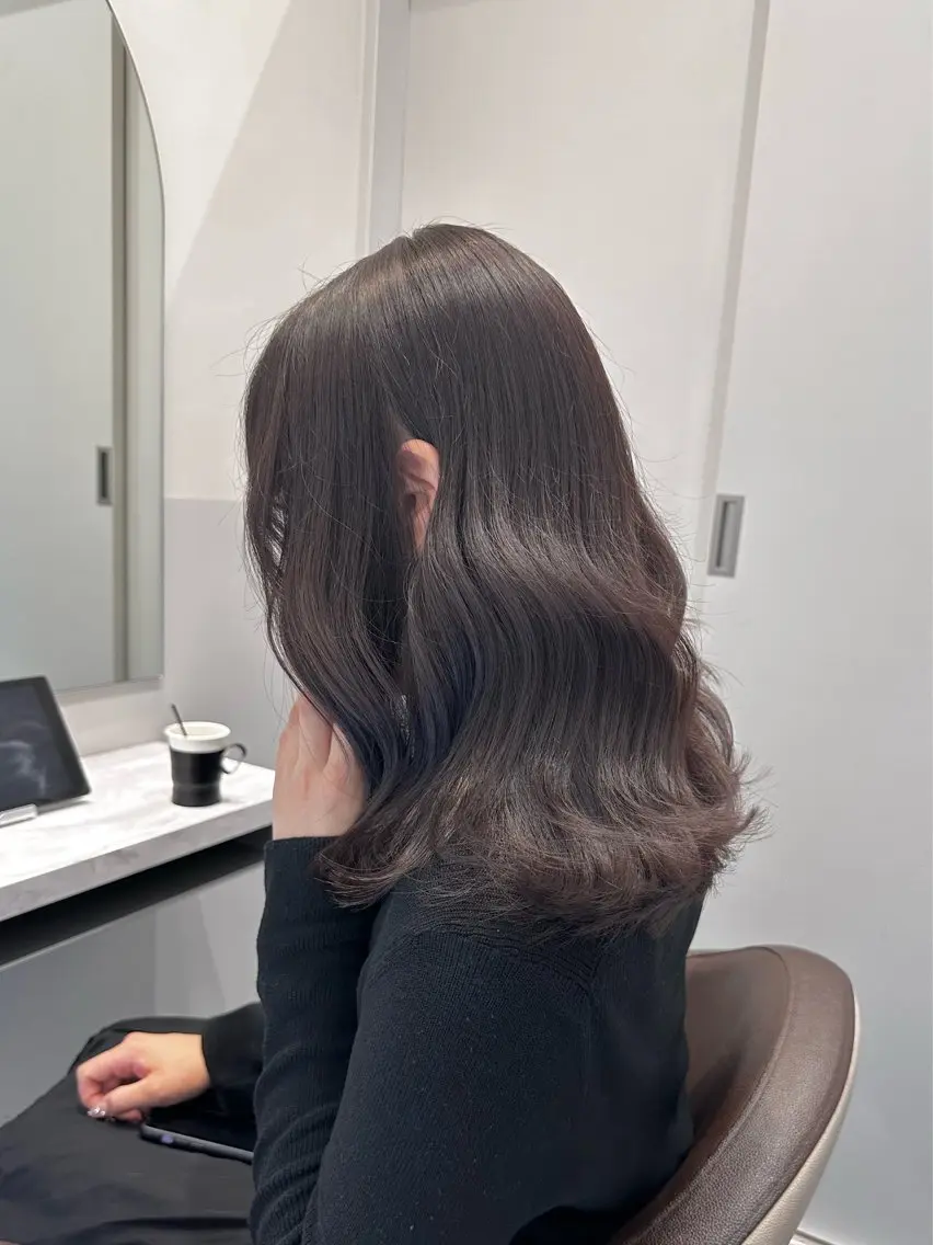 ロング カラー ブリーチ グレージュ ラベンダーカラー ラベンダーグレージュ ラベンダーグレー カット ヘアカラー トリートメント 矢野 晃平のヘアスタイル