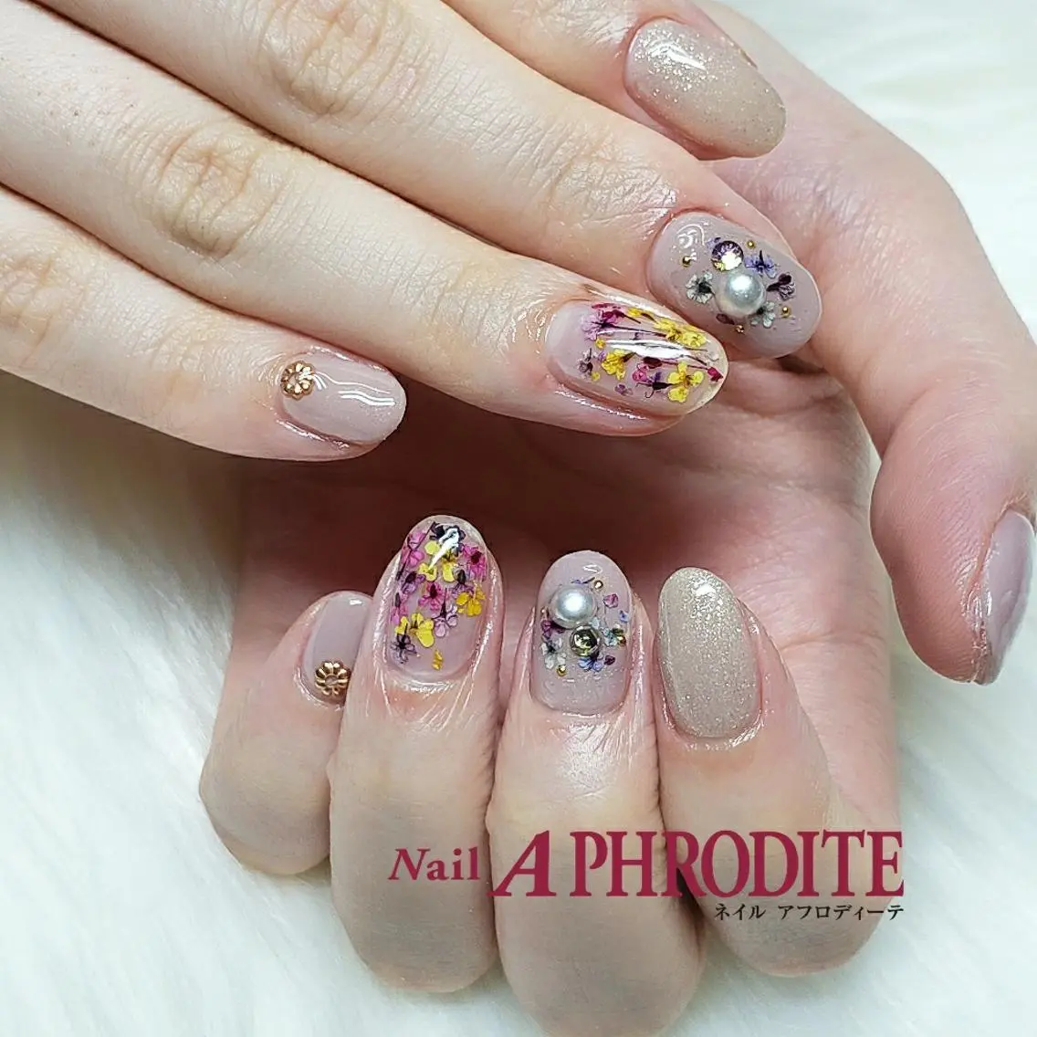 ネイル 持ち込み ニュアンスネイル ハンドネイル Nail Aphroditeのネイルデザイン
