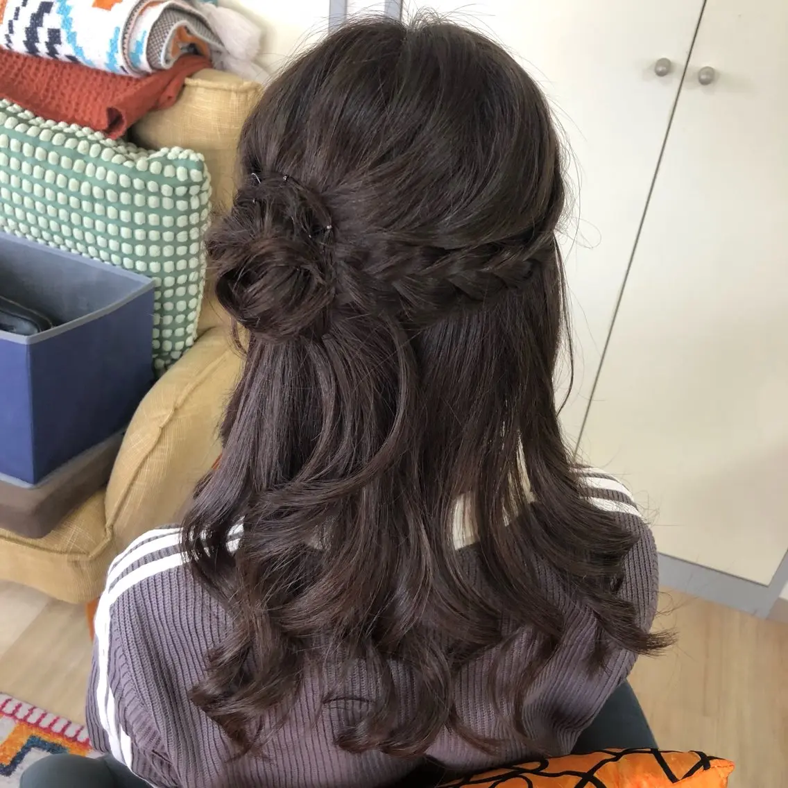 ロング ヘアアレンジ ハーフアップ ヘアセット salon *meehoのネイルデザイン