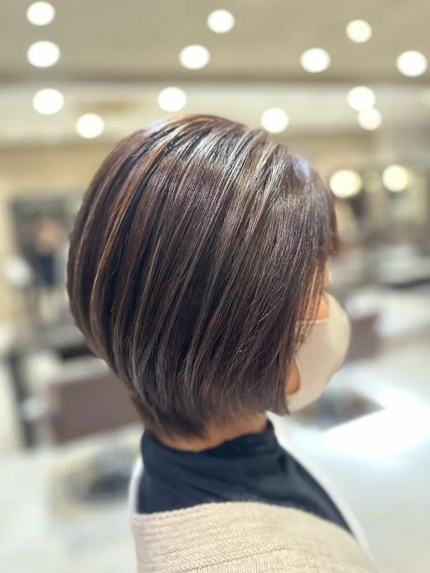 ショート ハイライト 白髪ぼかしモデル 募集中ヒキマカイトのヘアスタイル