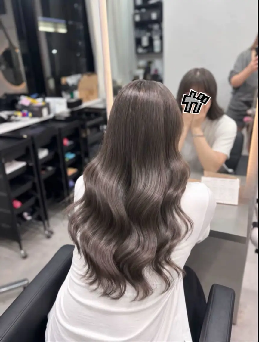 ロング ヘアカラー トリートメント 𝓛𝓪𝓹𝓲𝓼 𝓨̆̈𝓾𝓲のヘアスタイル
