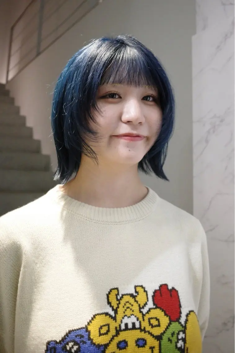 ショート カラー マツザキ マナトのヘアスタイル