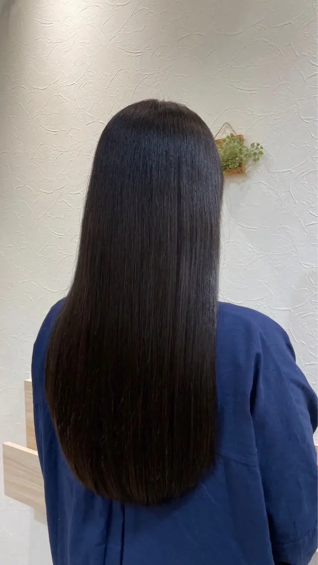 「✨️乾かしただけでさら艶まとまる!✨️」カット✂️+縮毛矯正🌟の写真