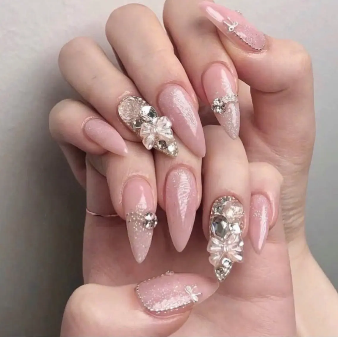 ネイル ハンドネイル moon nailsのネイルデザイン